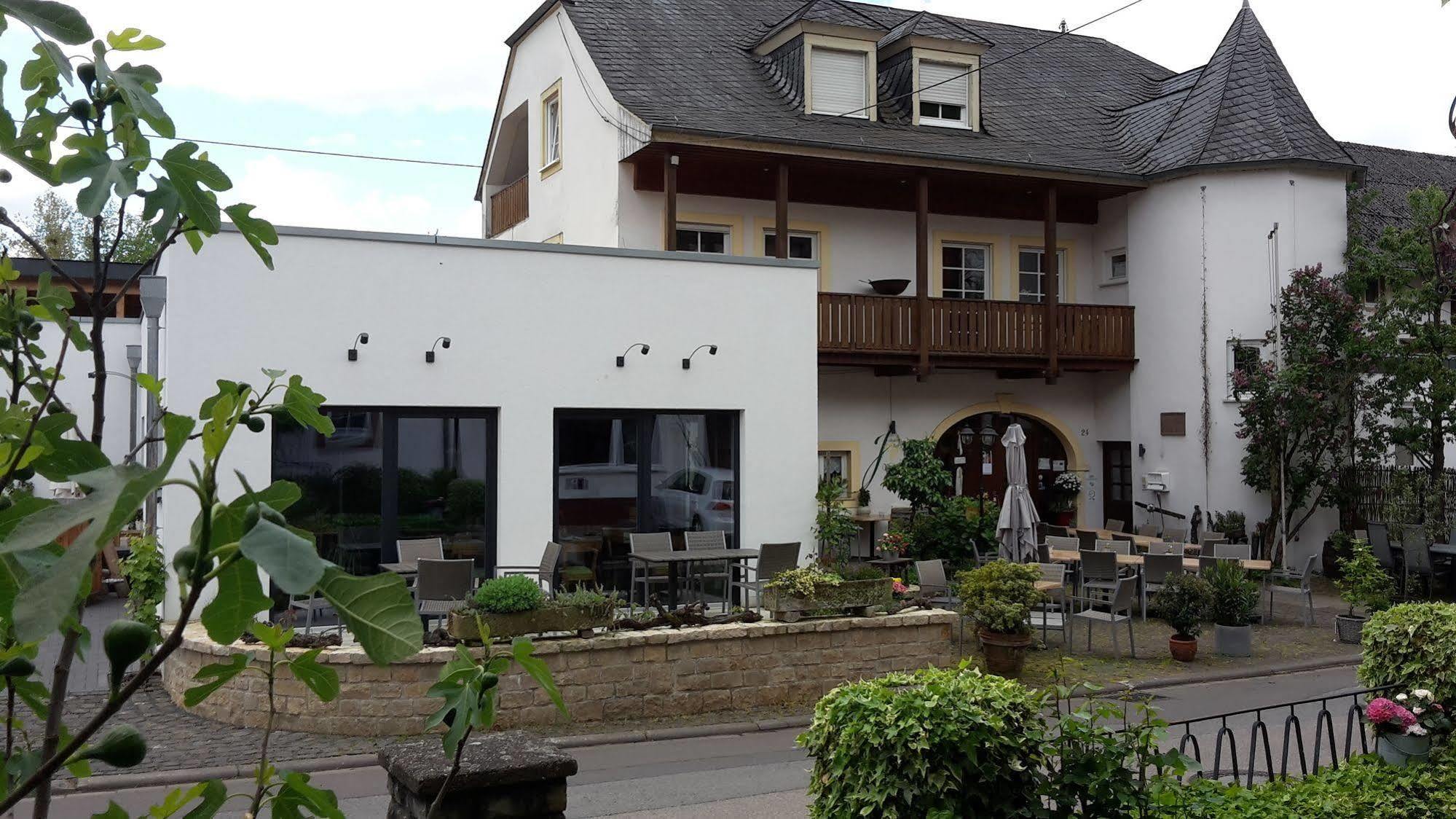 Johannishof Wein-Cafe & Gaestehaus Langsur Exterior photo